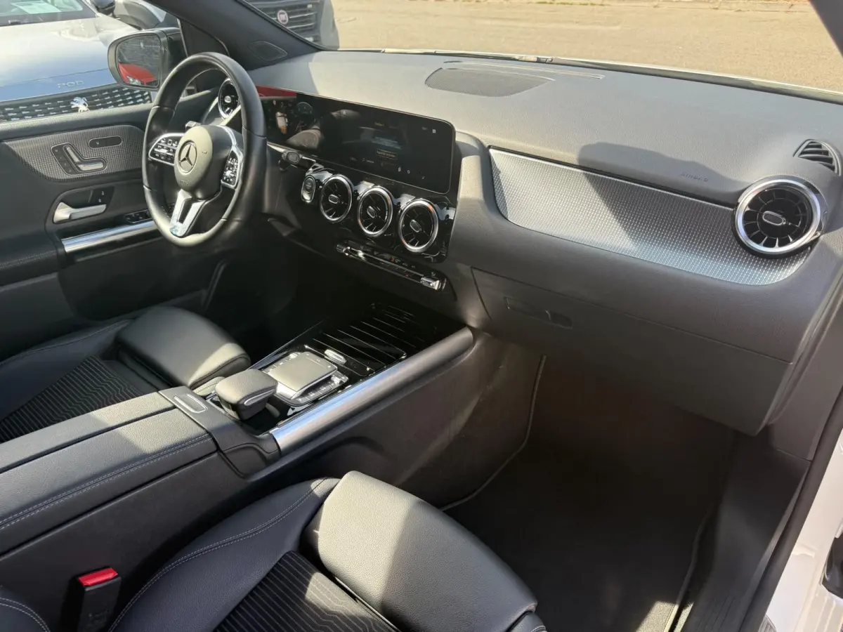 200 Business Solution Luxury | 1E EIGENAAR | 3/6/12MND GARANTIE | AUTOMAAT | LED | CRUISE | DAB | NAVI | CARPLAY | TREKHAAK |
