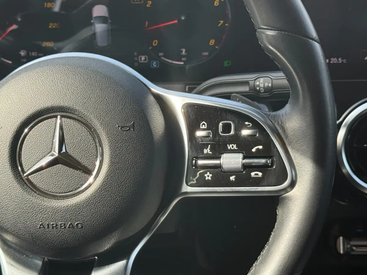 200 Business Solution Luxury | 1E EIGENAAR | 3/6/12MND GARANTIE | AUTOMAAT | LED | CRUISE | DAB | NAVI | CARPLAY | TREKHAAK |