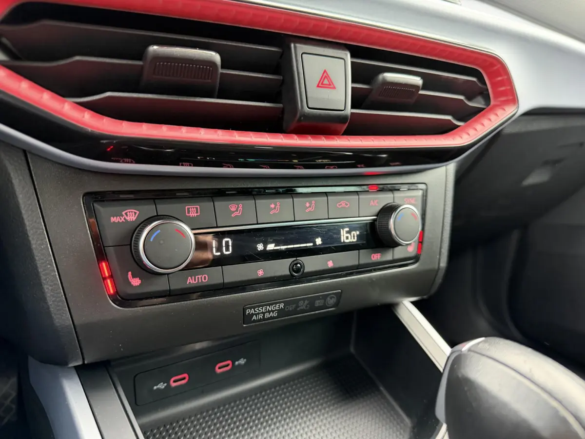 1.0 TSI FR Business Intense | 1E EIGENAAR | 3/6/12MND GARANTIE  | AUTOMAAT | CRUISE | LED | CARPLAY | CAMERA | DAB | NAVI |