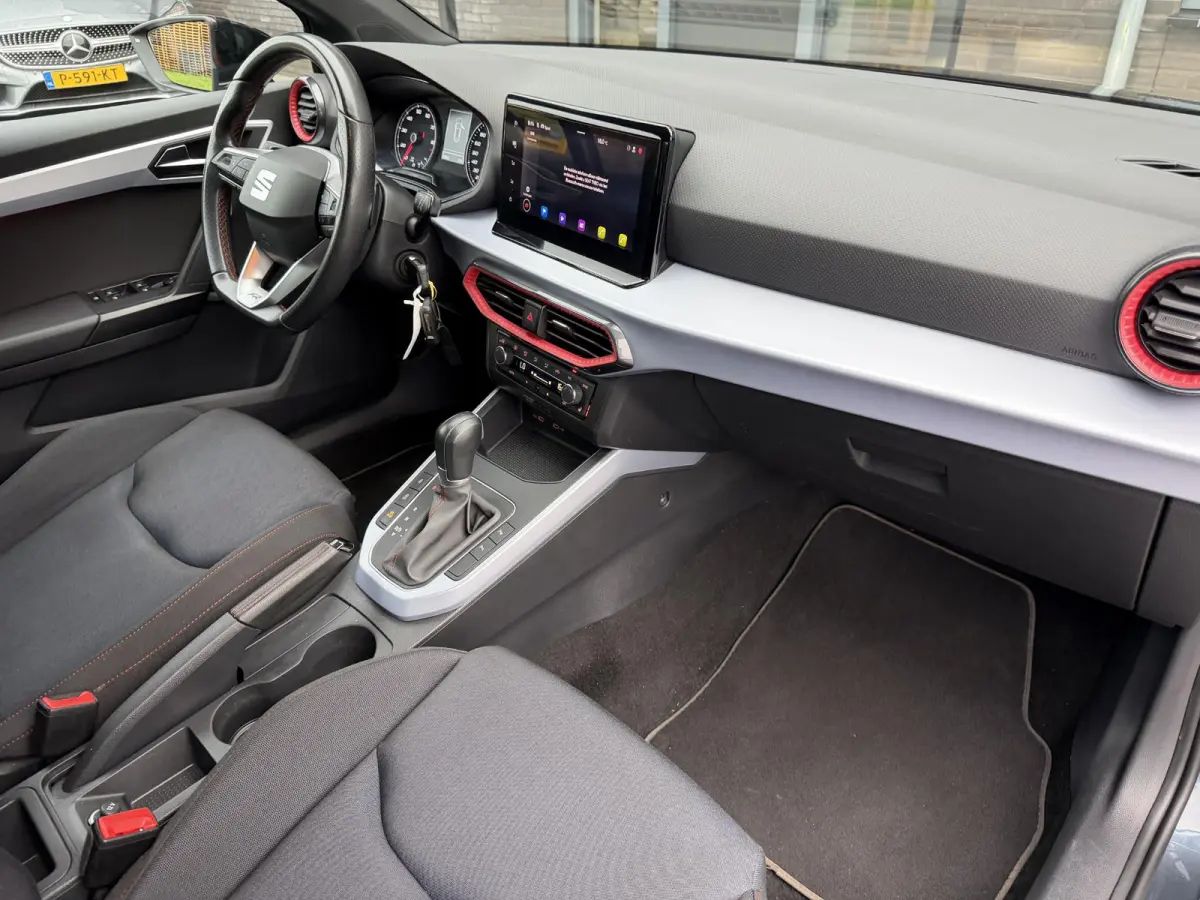 1.0 TSI FR Business Intense | 1E EIGENAAR | 3/6/12MND GARANTIE  | AUTOMAAT | CRUISE | LED | CARPLAY | CAMERA | DAB | NAVI |