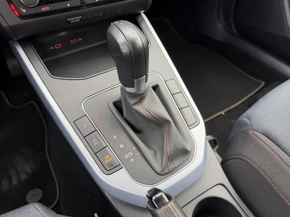 1.0 TSI FR Business Intense | 1E EIGENAAR | 3/6/12MND GARANTIE  | AUTOMAAT | CRUISE | LED | CARPLAY | CAMERA | DAB | NAVI |