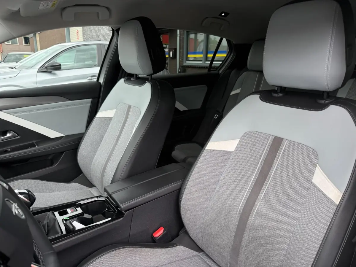 1.2 Level 3 130PK | 1E EIGENAAR | 3/6/12MND GARANTIE| LED | ACC | AGR| CAMERA | DAB | CARPLAY | NAVI |