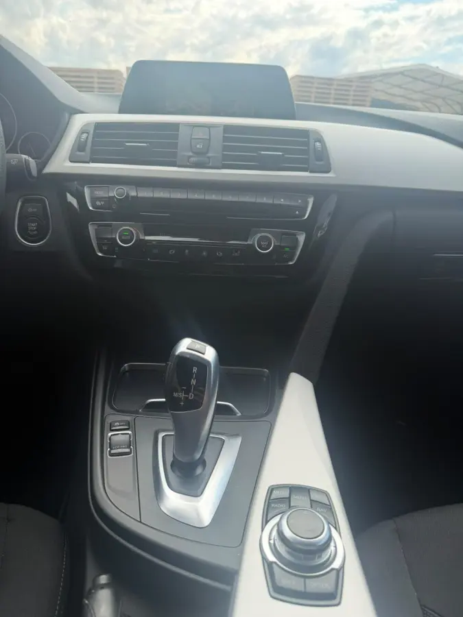 318i Centennial Executive | 3/6 OF 12 MND GARANTIE | NAVI | CLIMA | CRUISE | GOED ONDERHOUDEN |