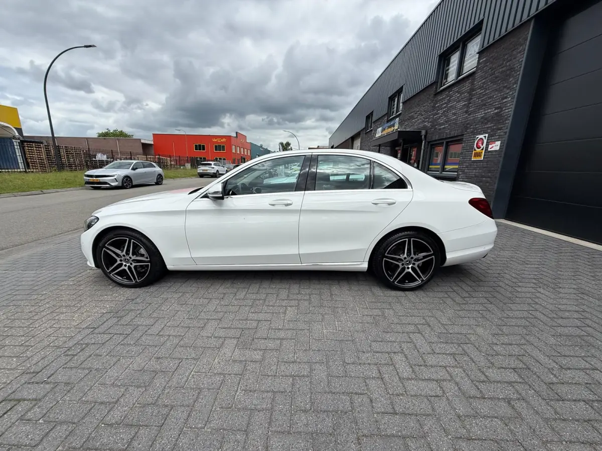 200 Premium Plus | 1E EIGENAAR | 3/6/12MND GARANTIE| LED | CRUISE | SFEER | STOELVERWM. | NAVI |