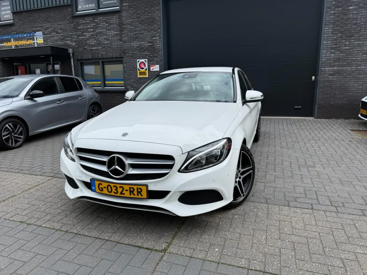 200 Premium Plus | 1E EIGENAAR | 3/6/12MND GARANTIE| LED | CRUISE | SFEER | STOELVERWM. | NAVI |