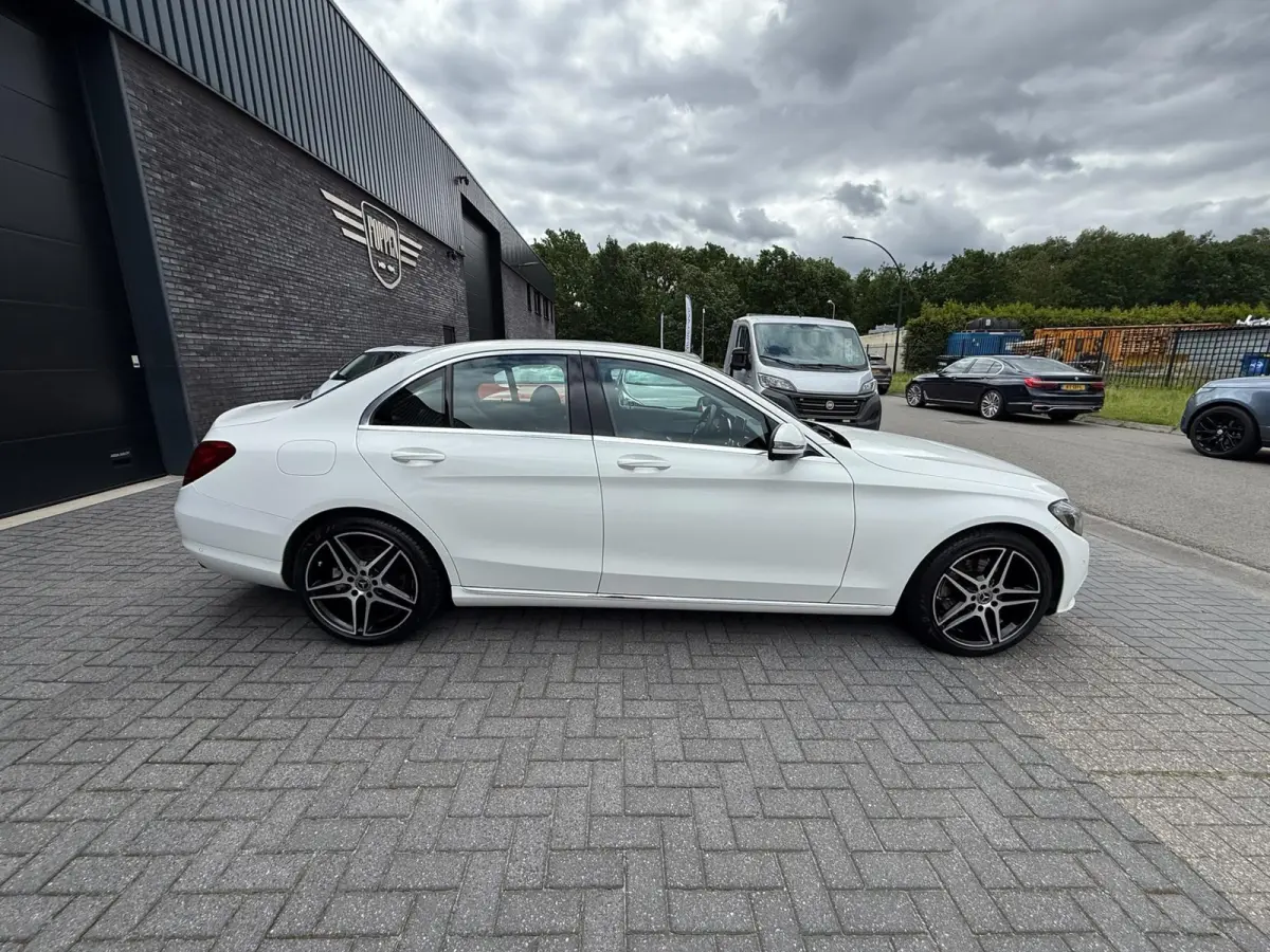200 Premium Plus | 1E EIGENAAR | 3/6/12MND GARANTIE| LED | CRUISE | SFEER | STOELVERWM. | NAVI |