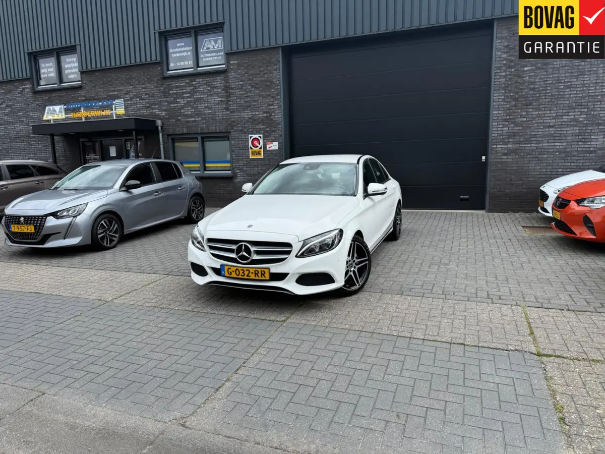 200 Premium Plus | 1E EIGENAAR | 3/6/12MND GARANTIE| LED | CRUISE | SFEER | STOELVERWM. | NAVI |