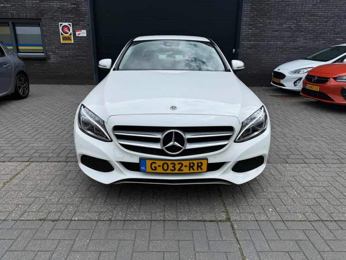 200 Premium Plus | 1E EIGENAAR | 3/6/12MND GARANTIE| LED | CRUISE | SFEER | STOELVERWM. | NAVI |