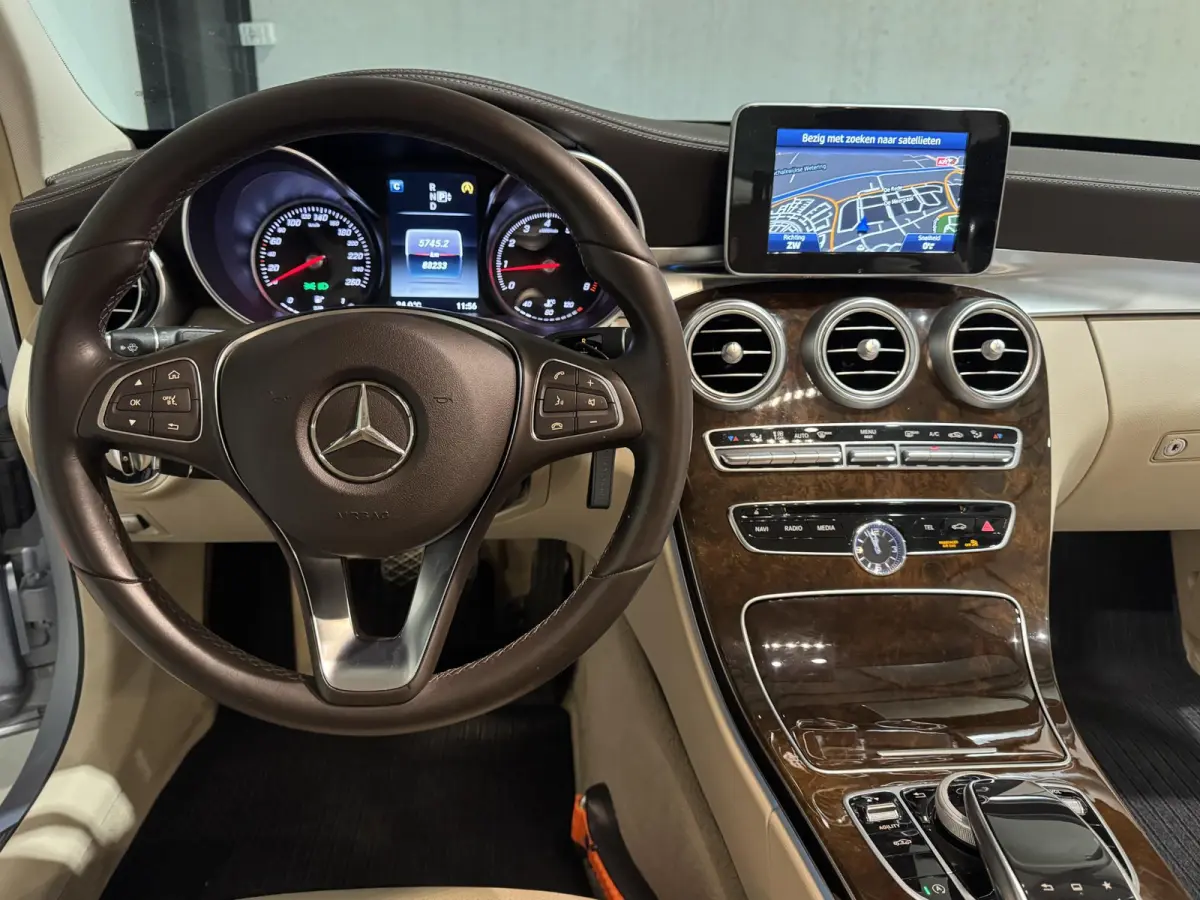 180 Ambition | navi | leder | led | airmatic | sfeer |
