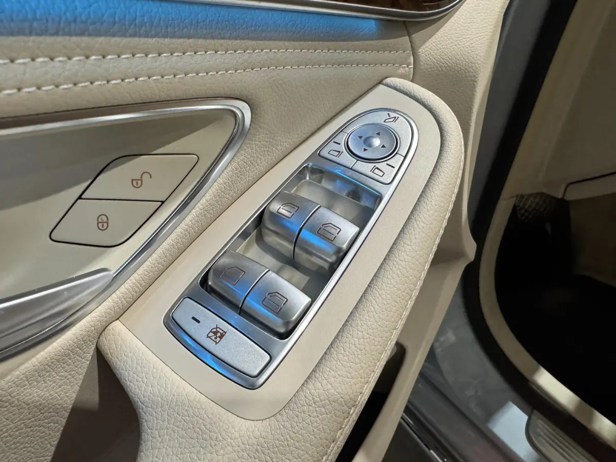 180 Ambition | navi | leder | led | airmatic | sfeer |