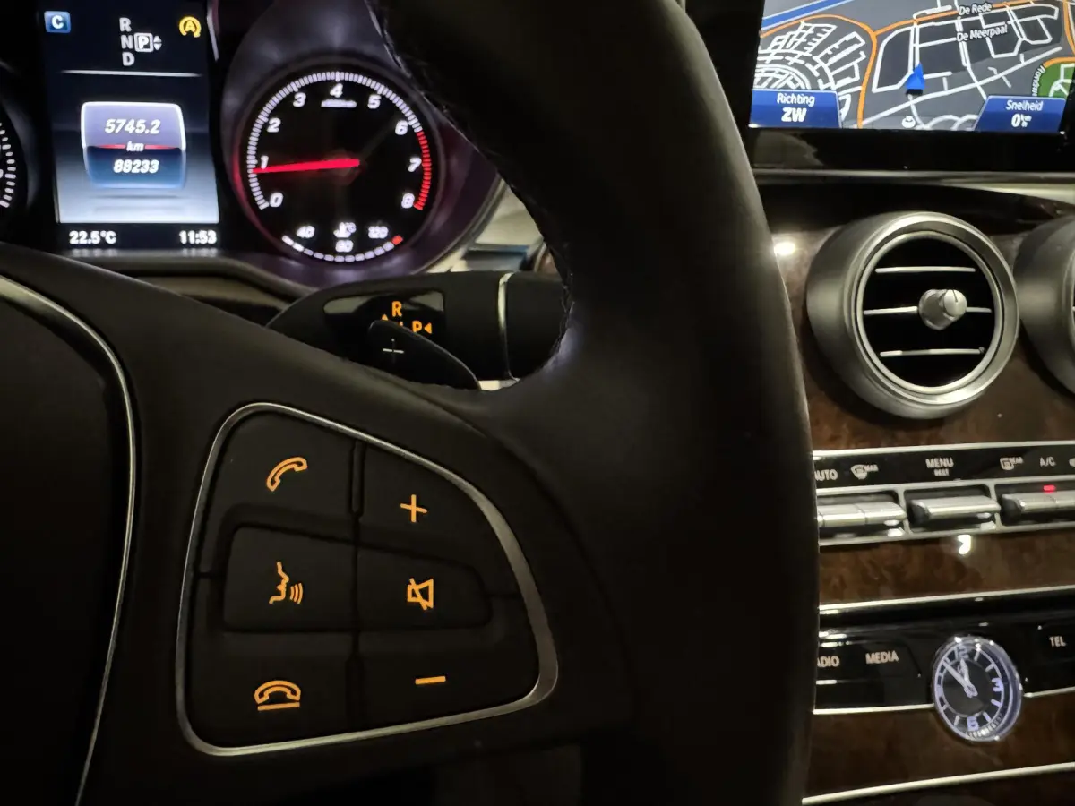180 Ambition | navi | leder | led | airmatic | sfeer |