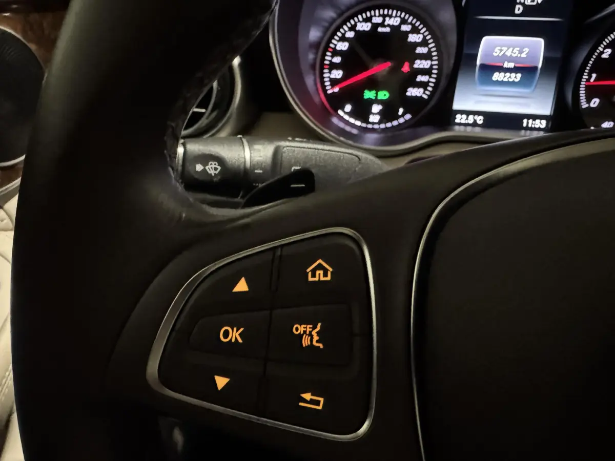 180 Ambition | navi | leder | led | airmatic | sfeer |