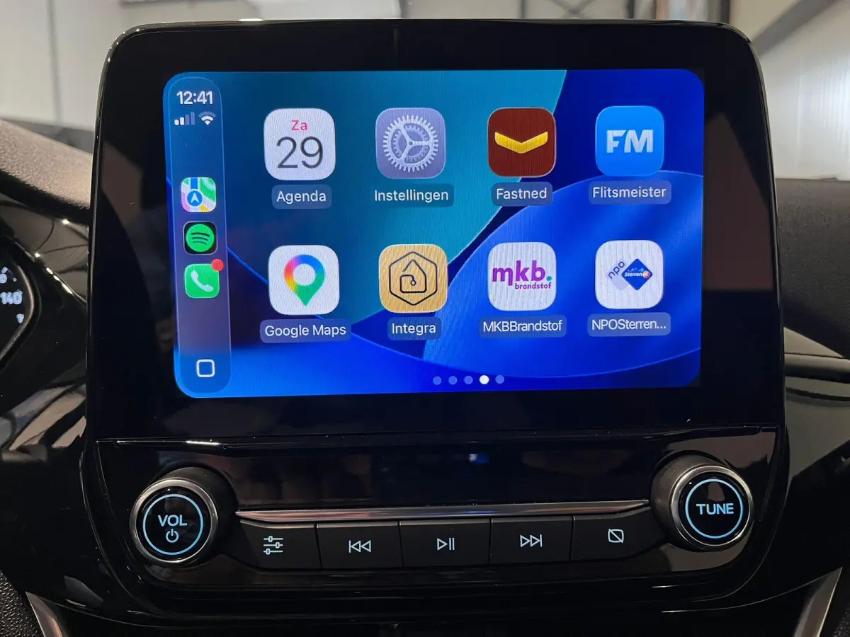 1.0 EcoBoost Hybrid Titanium | carplay | stoelverwarming |