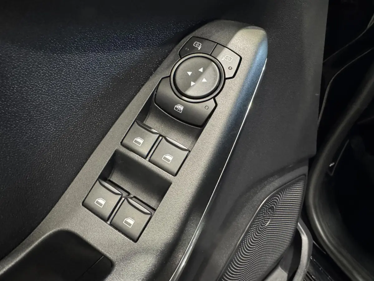 1.0 EcoBoost Hybrid Titanium | carplay | stoelverwarming |