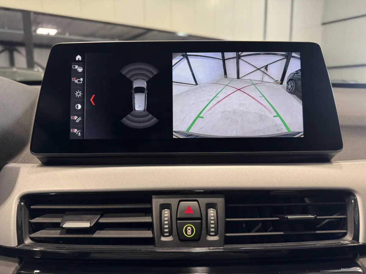 xDrive25e Business | panorama | navi | led | privacy glas |