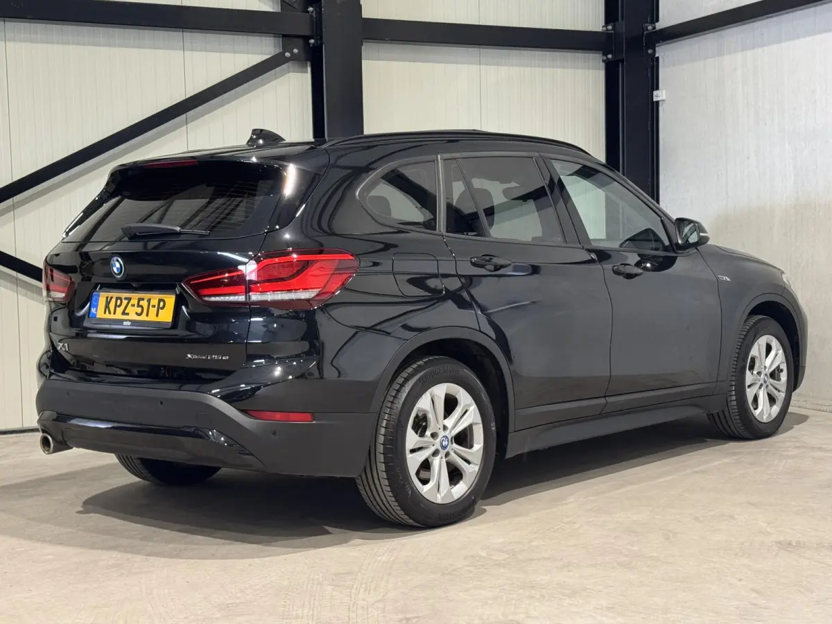 xDrive25e Business | panorama | navi | led | privacy glas |