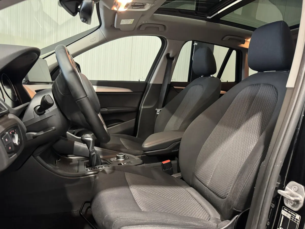 xDrive25e Business | panorama | navi | led | privacy glas |