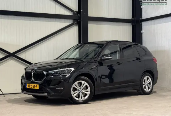 xDrive25e Business | panorama | navi | led | privacy glas |