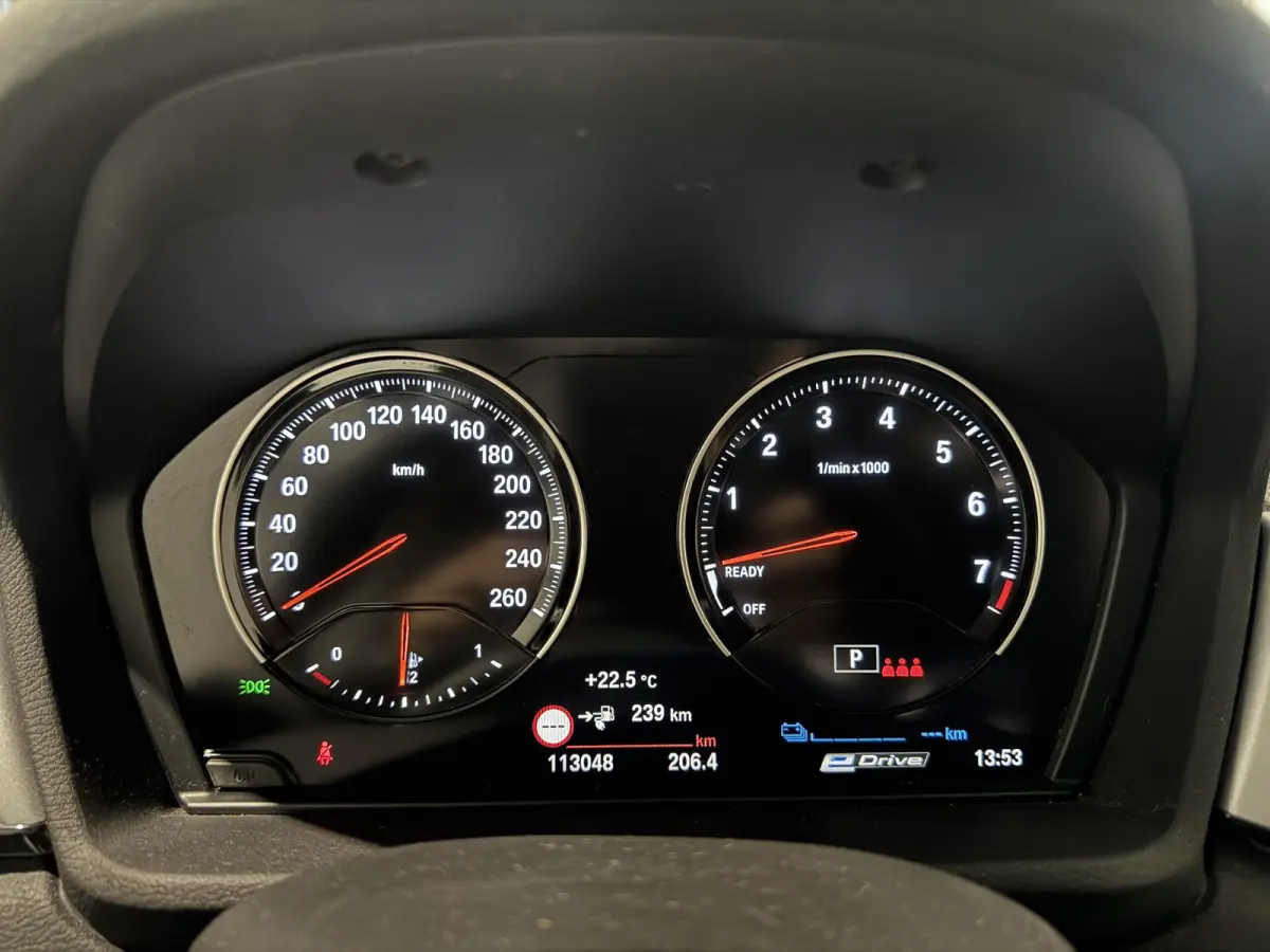 xDrive25e Business | panorama | navi | led | privacy glas |