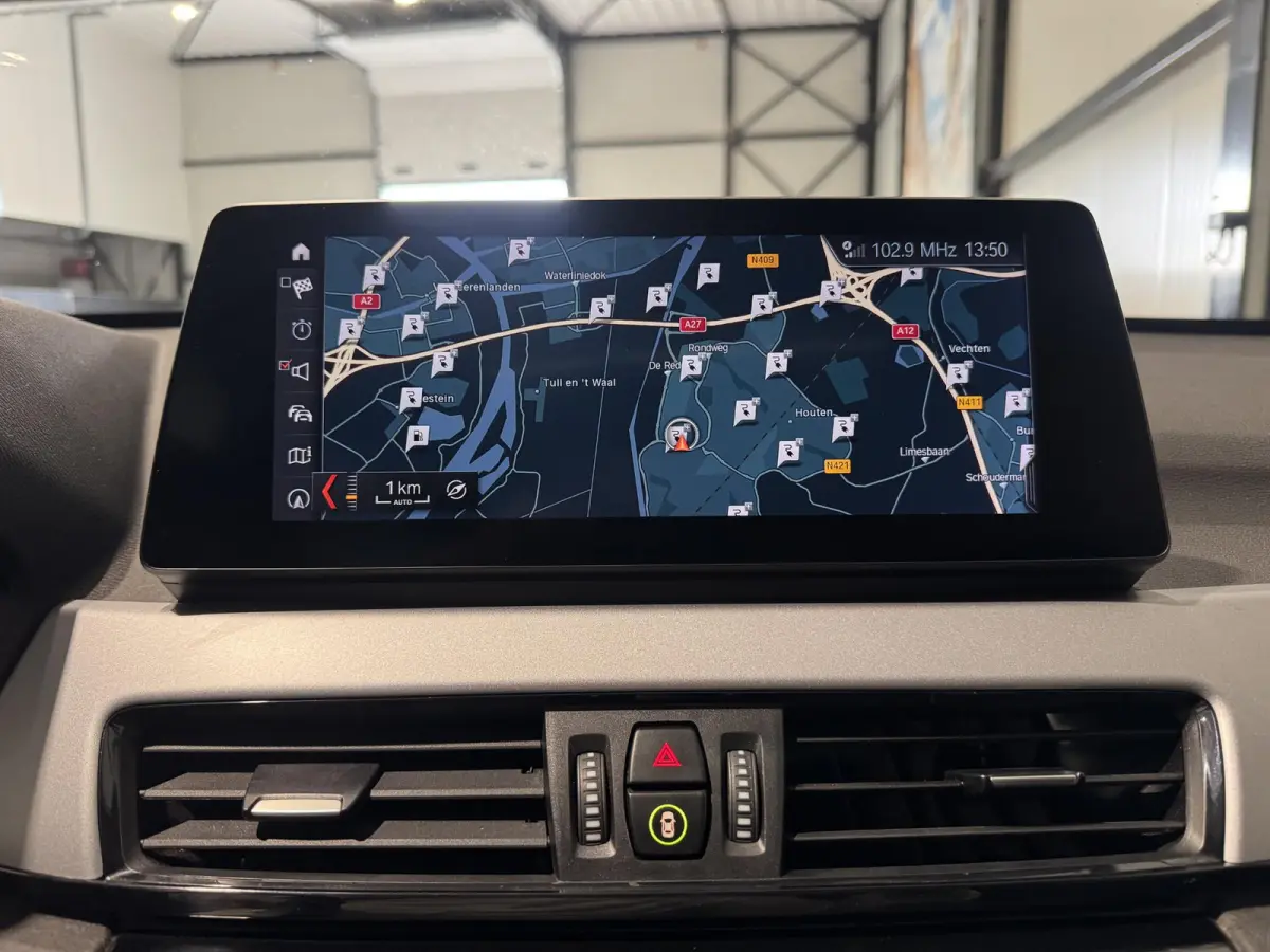 xDrive25e Business | panorama | navi | led | privacy glas |