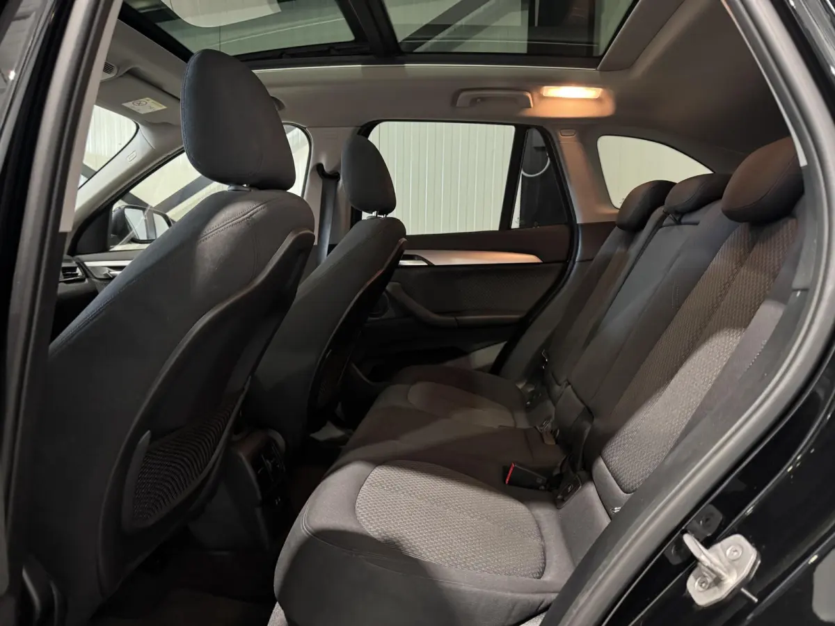 xDrive25e Business | panorama | navi | led | privacy glas |