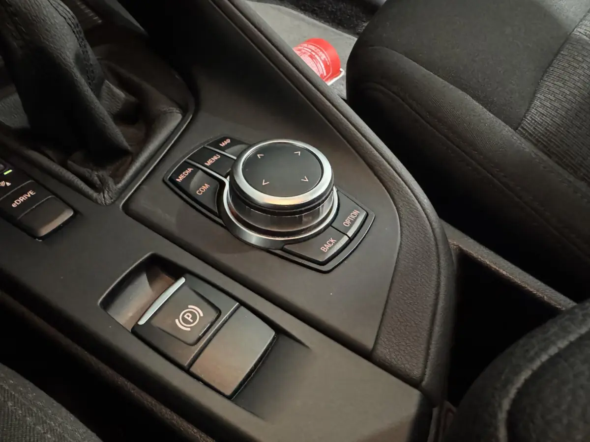xDrive25e Business | panorama | navi | led | privacy glas |