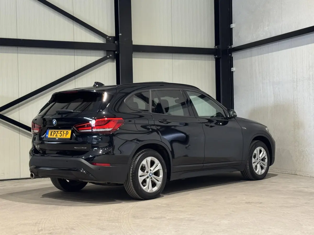 xDrive25e Business | panorama | navi | led | privacy glas |