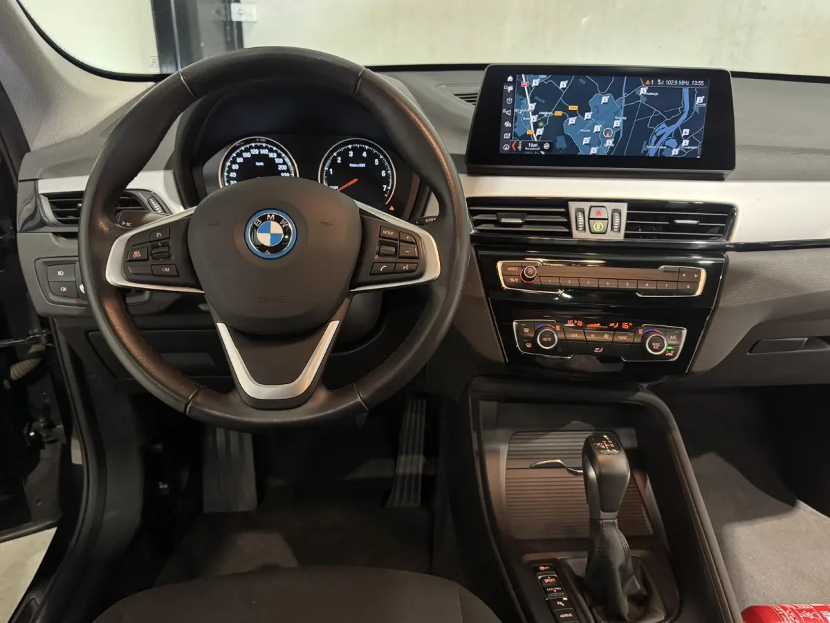 xDrive25e Business | panorama | navi | led | privacy glas |