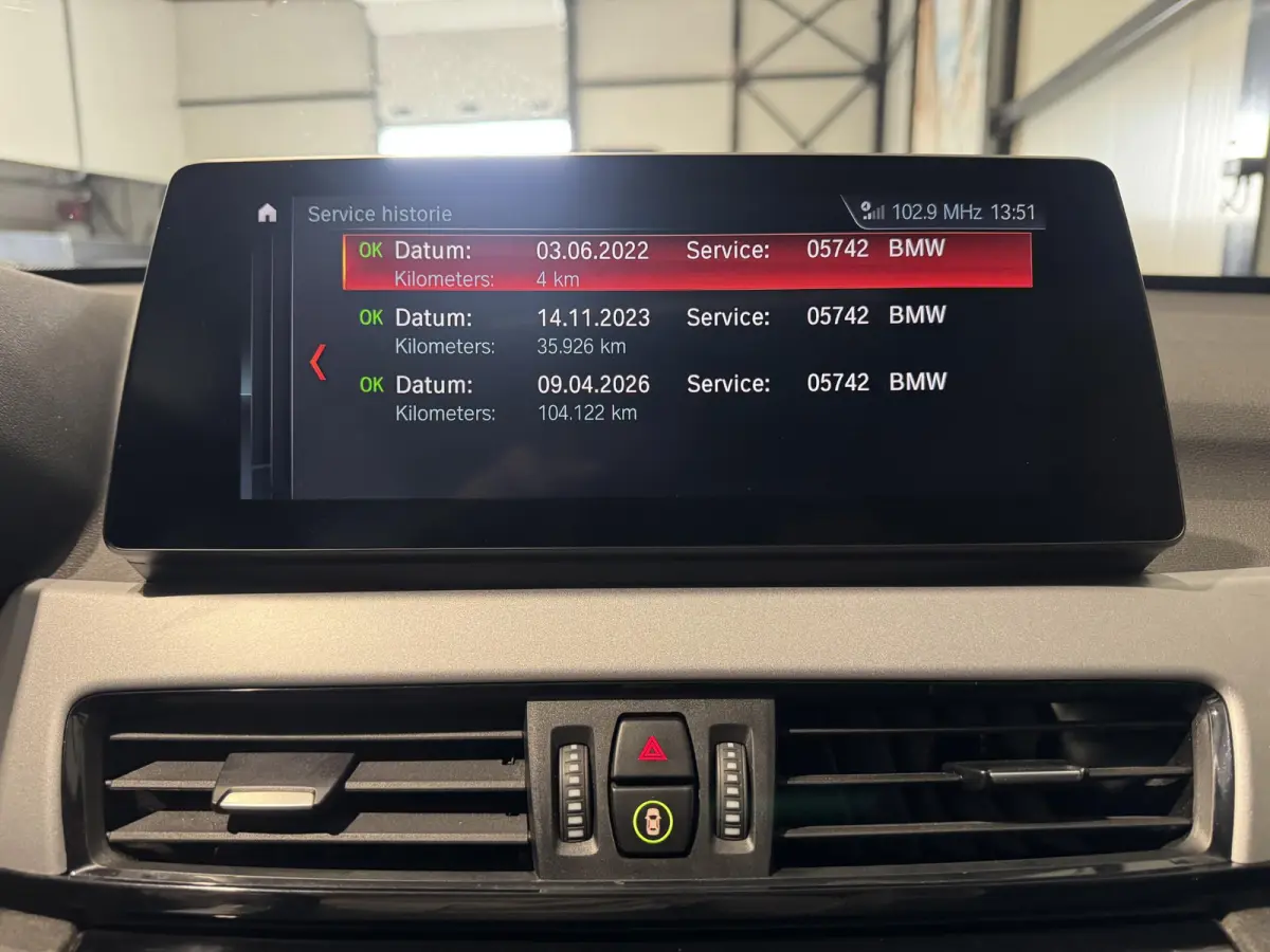 xDrive25e Business | panorama | navi | led | privacy glas |