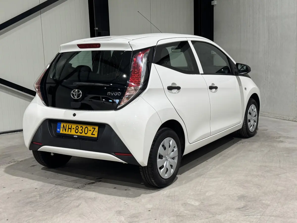 1.0 VVT-i x-now | airco | dealer onderhouden |