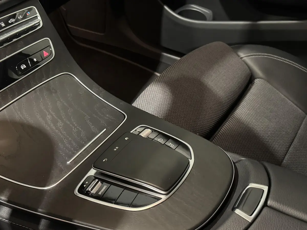 300 e | navi | trekhaak | half-leder | carplay |