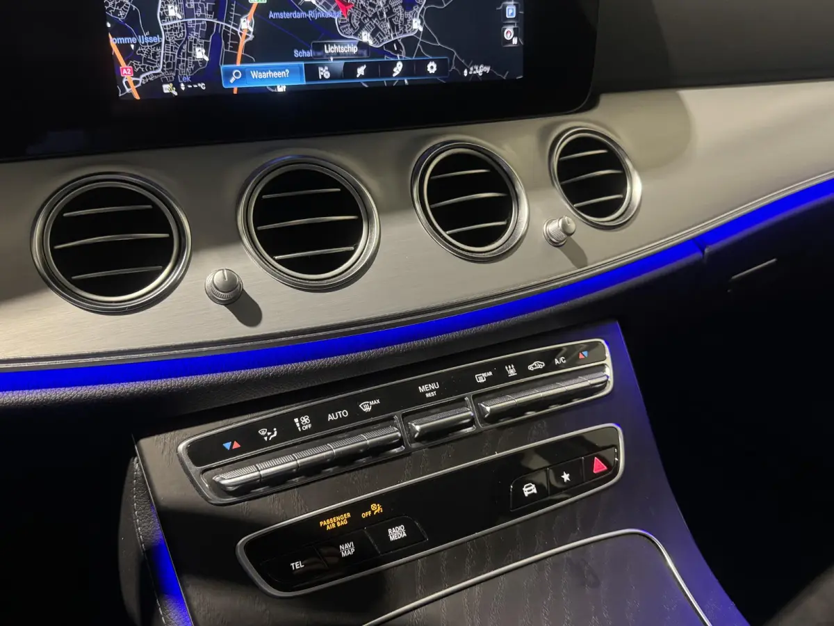 300 e | navi | trekhaak | half-leder | carplay |