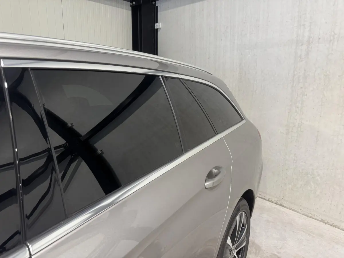 300 e | navi | trekhaak | half-leder | carplay |
