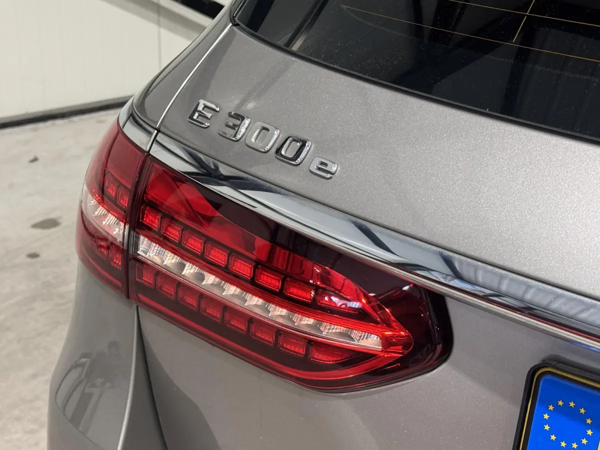 300 e | navi | trekhaak | half-leder | carplay |