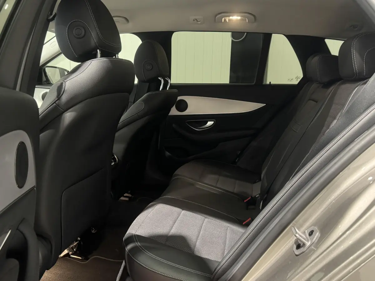 300 e | navi | trekhaak | half-leder | carplay |