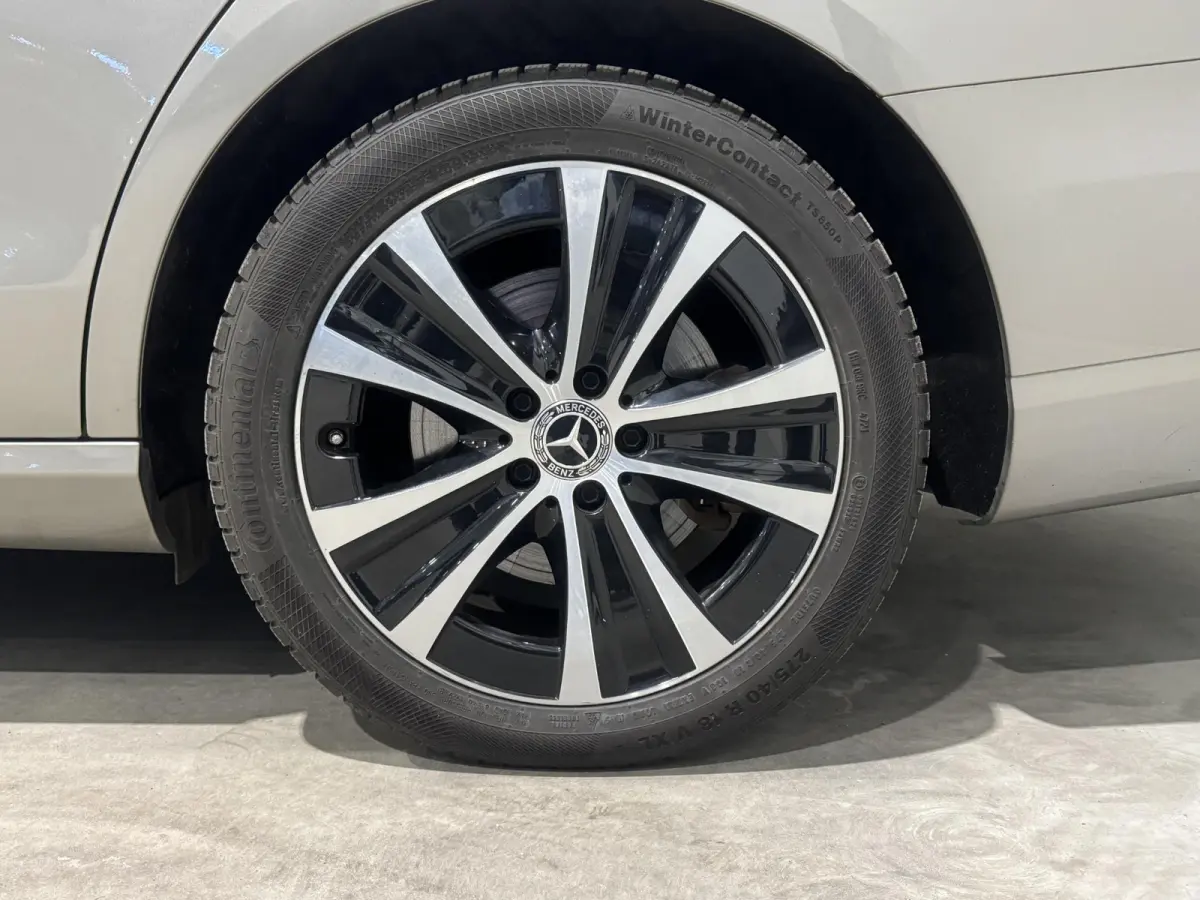 300 e | navi | trekhaak | half-leder | carplay |