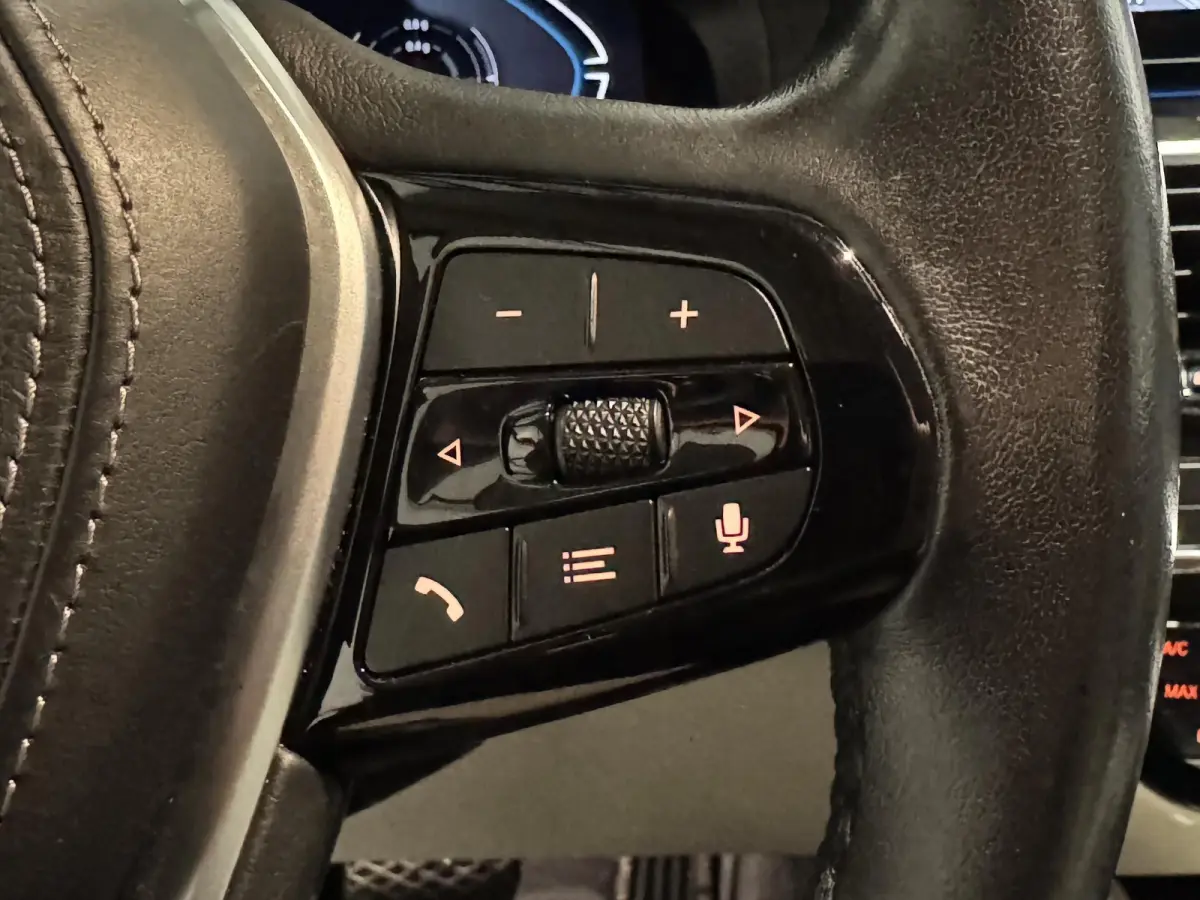 530e Luxury | navi | leder | led | driving assistant  |