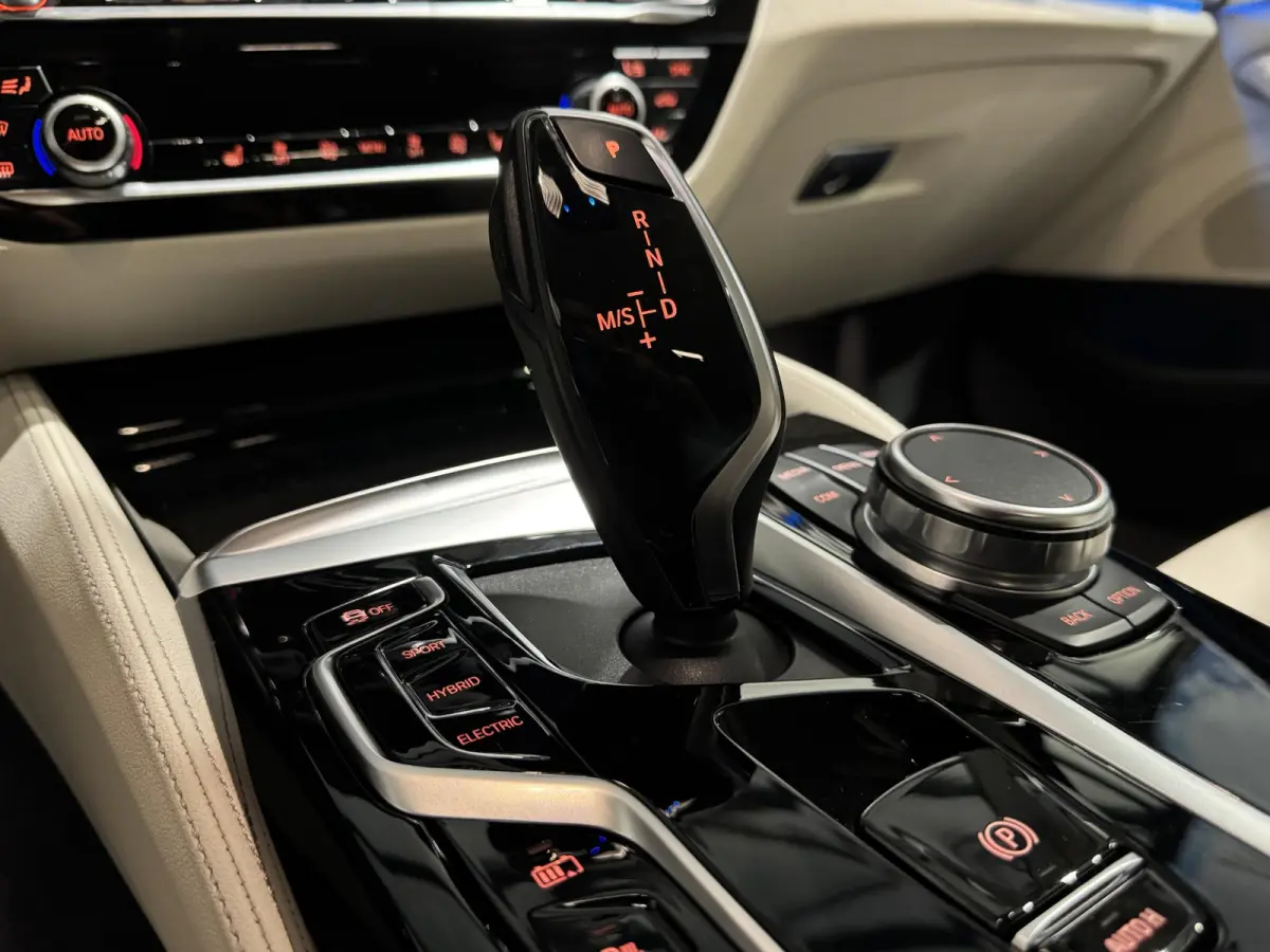 530e Luxury | navi | leder | led | driving assistant  |