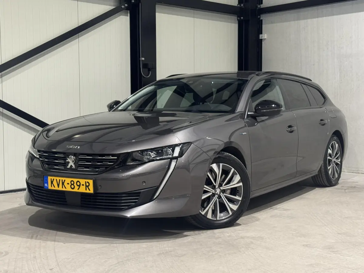 1.6 HYbrid Allure | navi | trekhaak | half-leder |