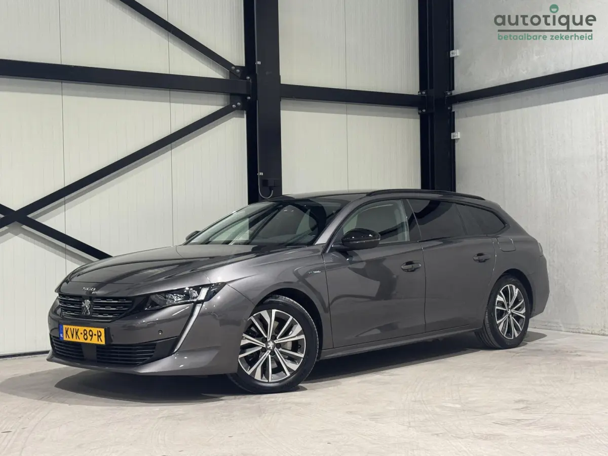 1.6 HYbrid Allure | navi | trekhaak | half-leder |