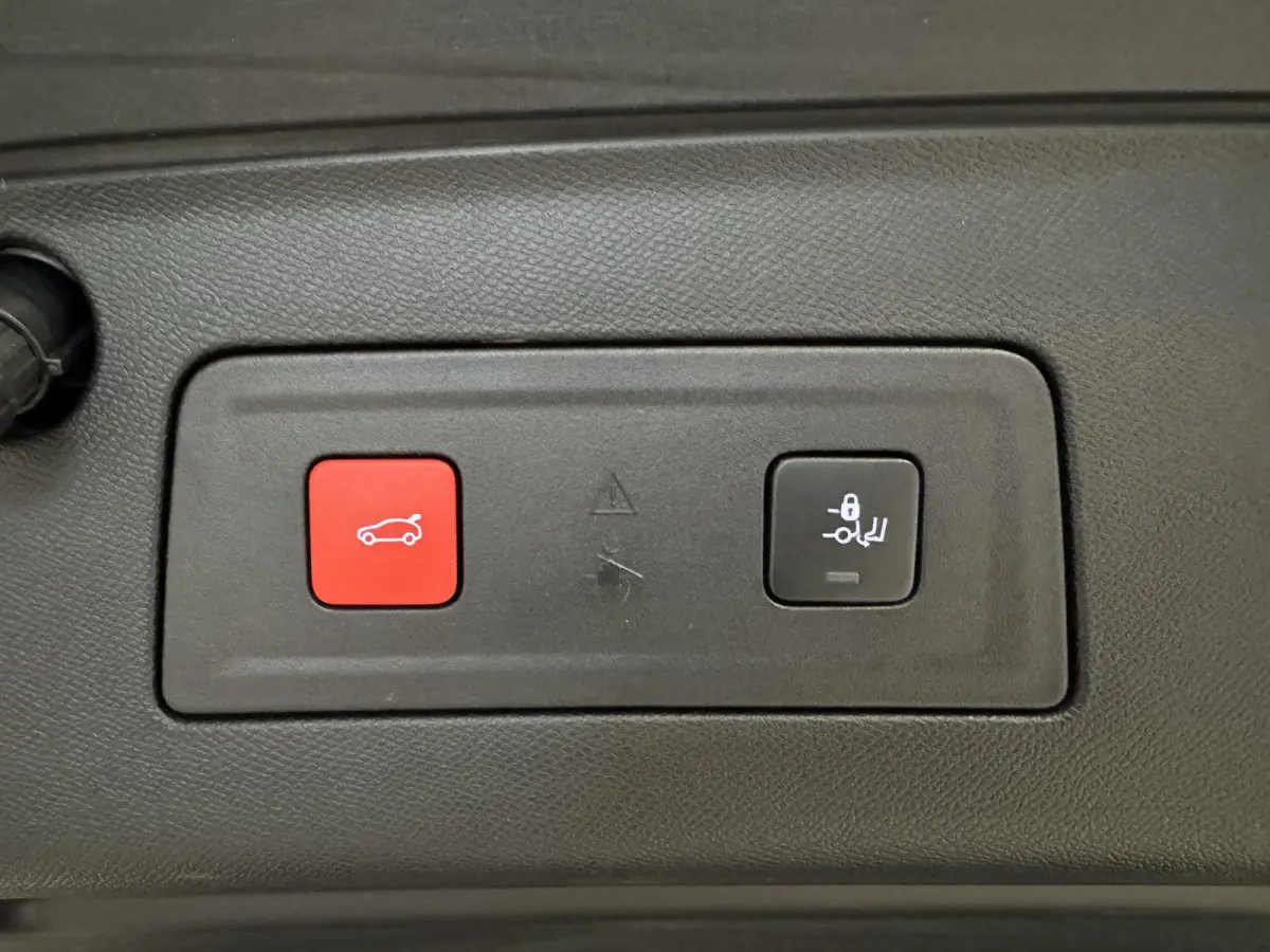 1.6 HYbrid Allure | navi | trekhaak | half-leder |