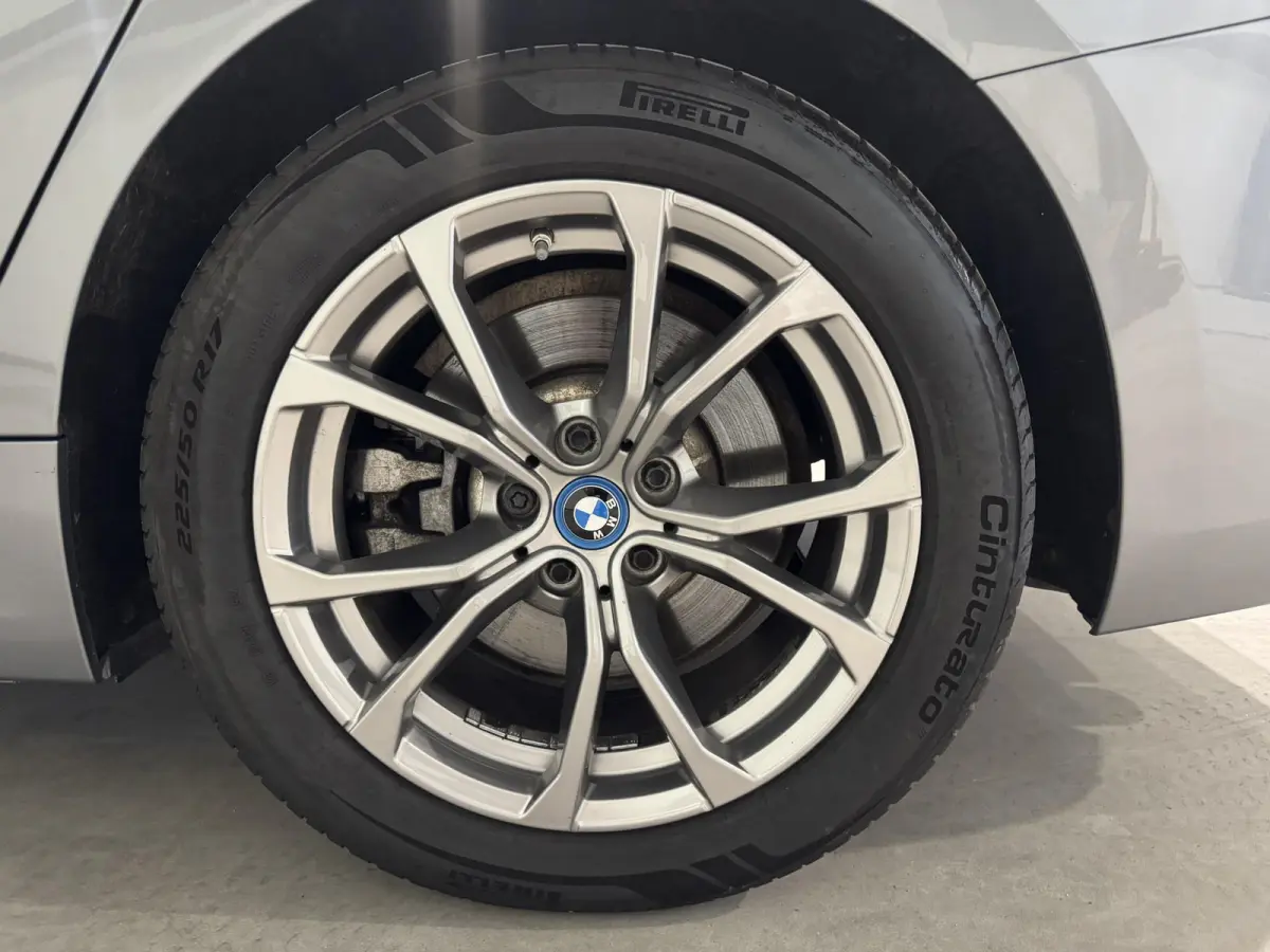 320e Aut. | navi | led | facelift model | shadow line |