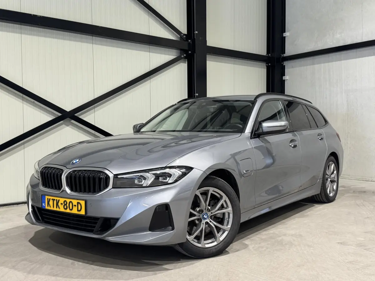 320e Aut. | navi | led | facelift model | shadow line |