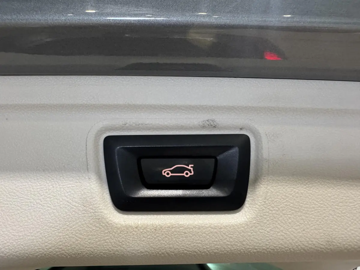320e Aut. | navi | led | facelift model | shadow line |