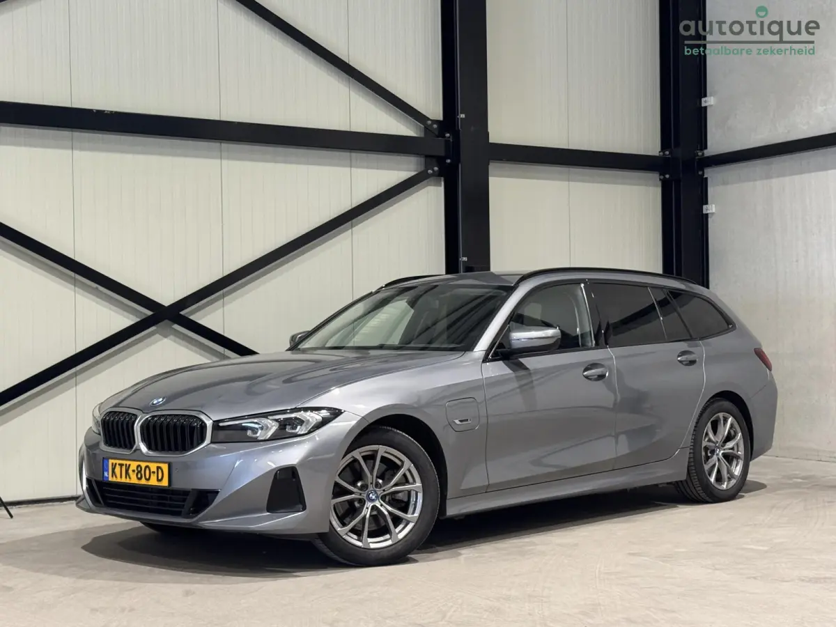 320e Aut. | navi | led | facelift model | shadow line |