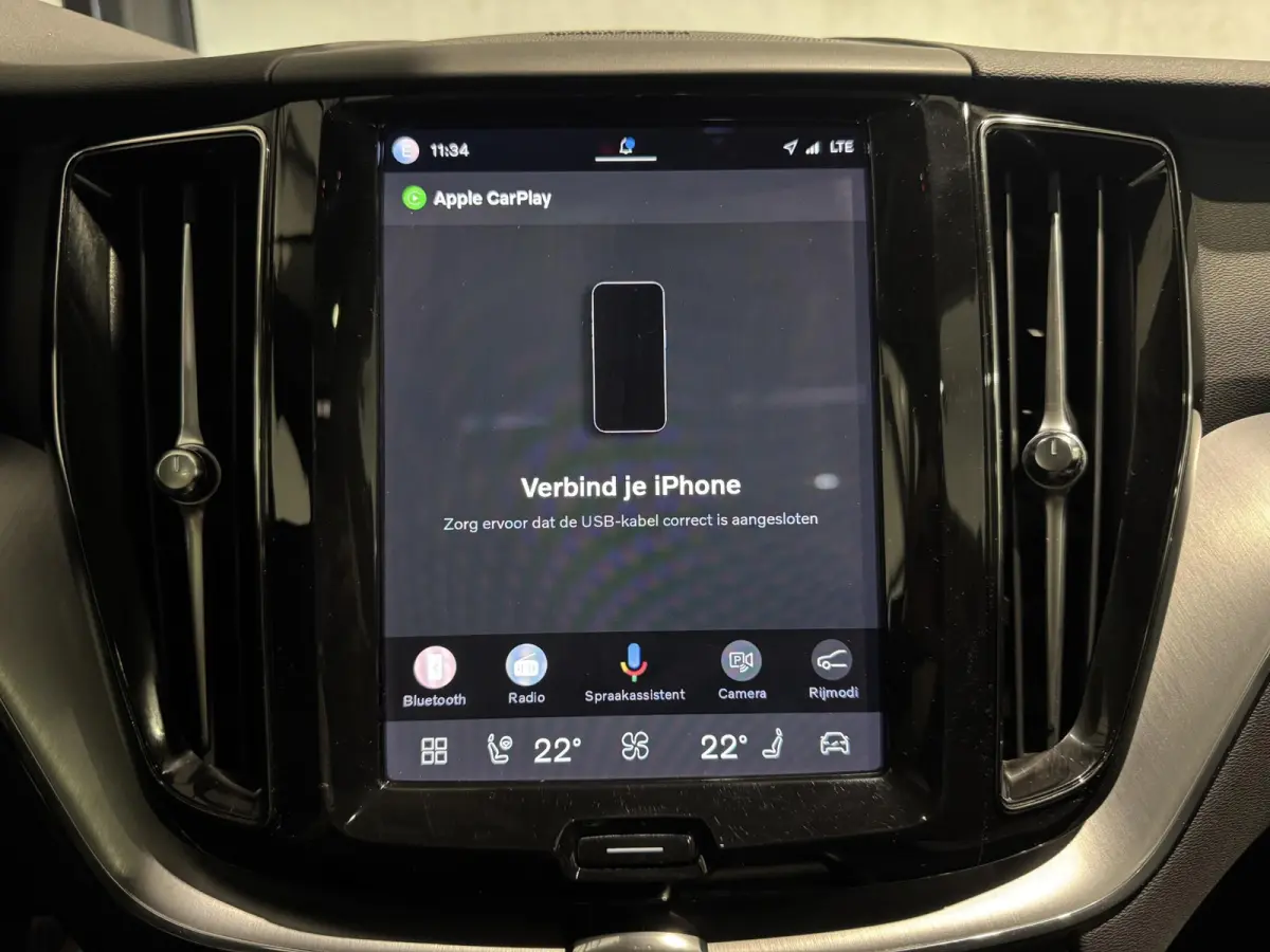 2.0 Recharge T6 AWD Business | panorama | navi | facelift model |
