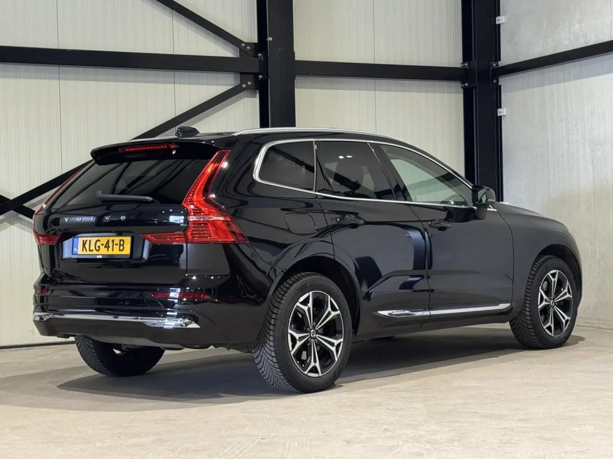 2.0 Recharge T6 AWD Business | panorama | navi | facelift model |