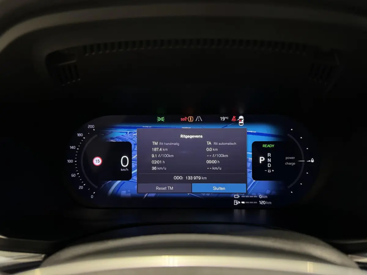 2.0 Recharge T6 AWD Business | panorama | navi | facelift model |