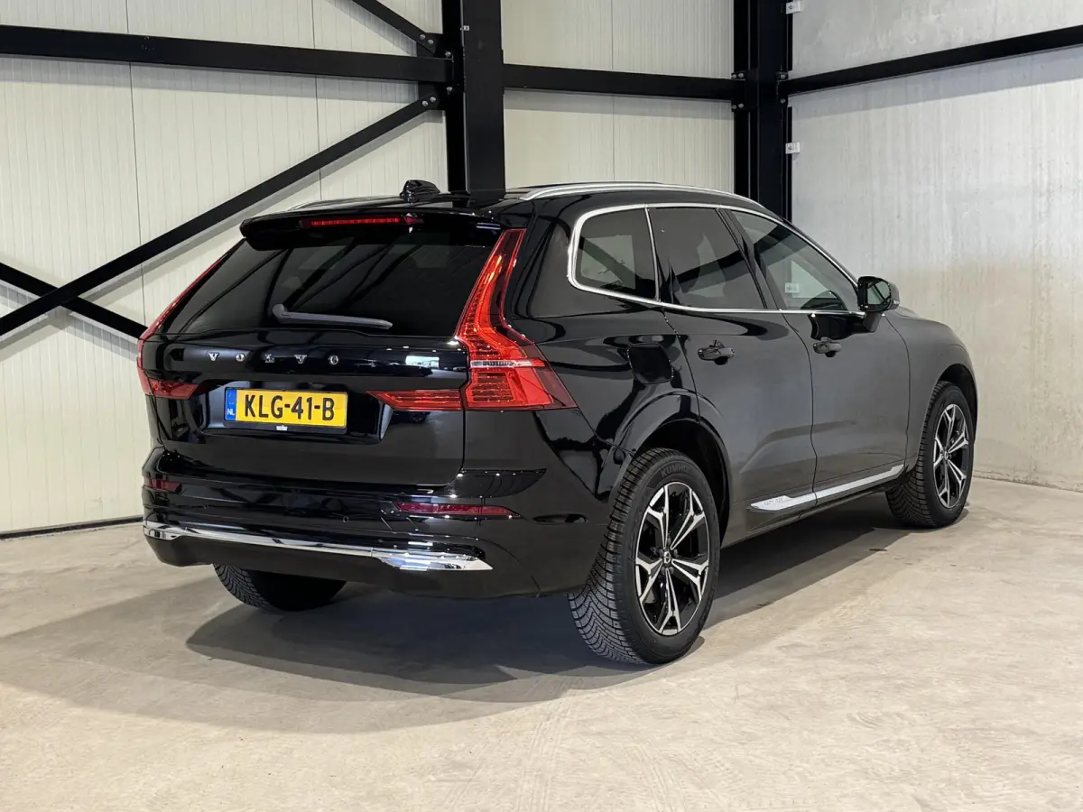 2.0 Recharge T6 AWD Business | panorama | navi | facelift model |