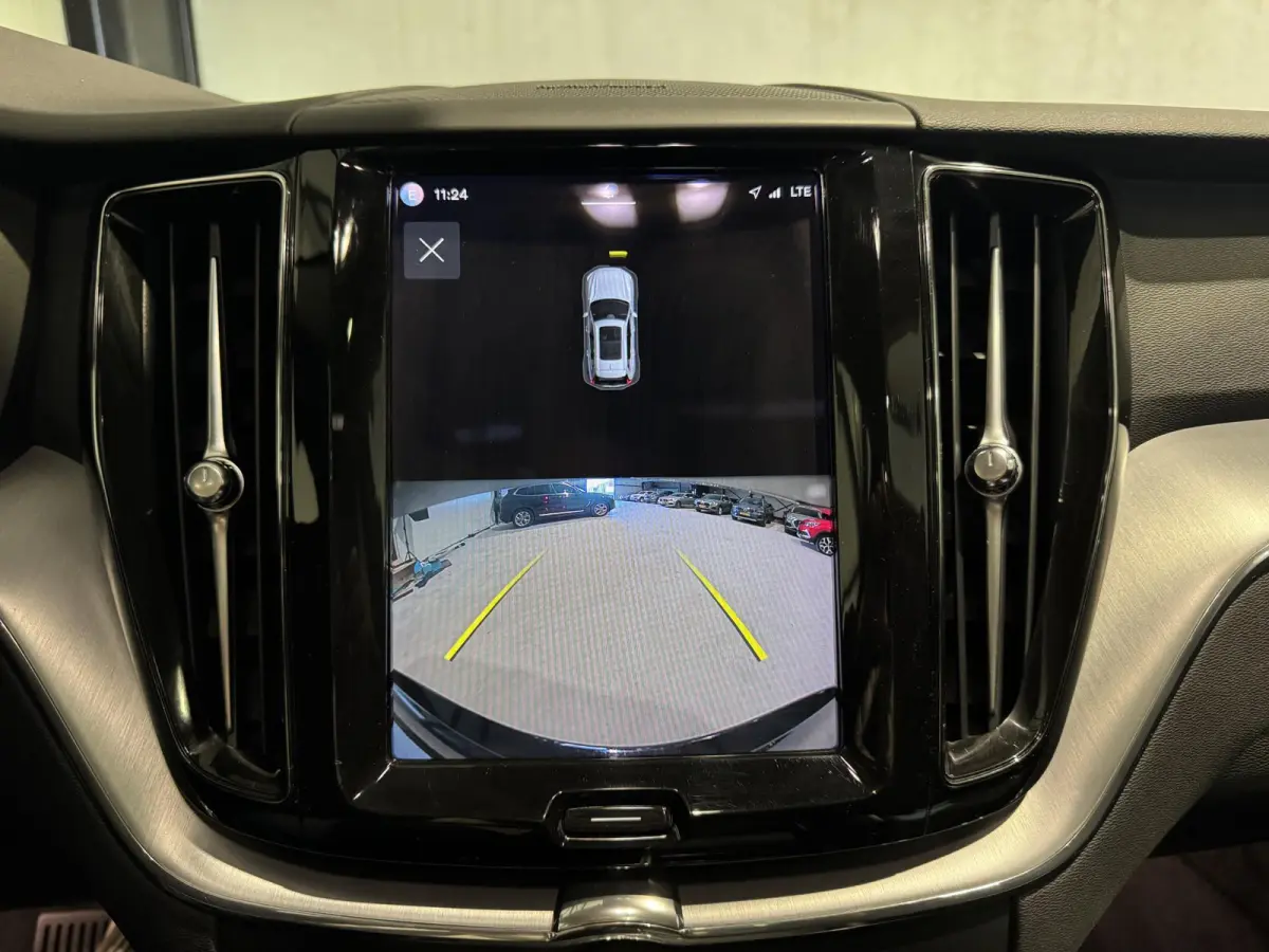 2.0 Recharge T6 AWD Business | panorama | navi | facelift model |